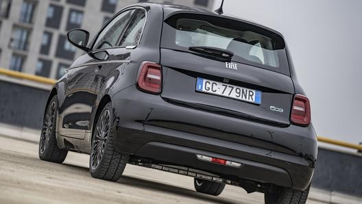 Fiat 500 elettrica ha un bagagliaio da 185 litri di capacità