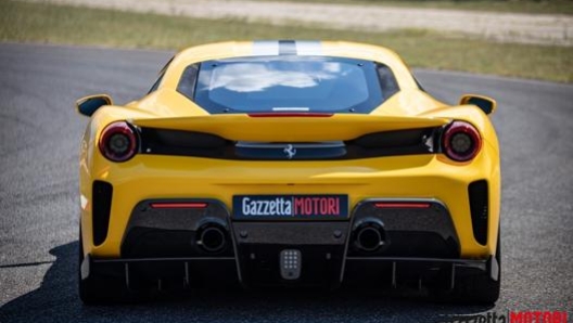 Il posteriore della Ferrari 488 Pista