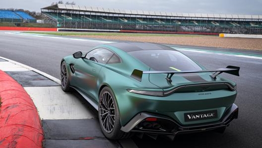 La velocità massima della Aston Martin Vantage coupé è pari a 314 km/h