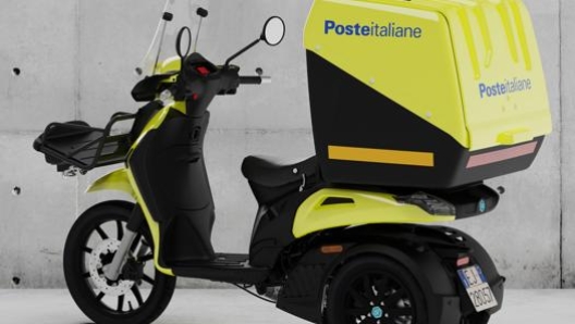 Piaggio 3W Delivery delle Poste Italiane. Ansa