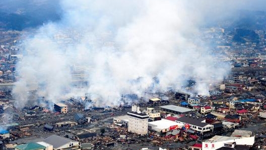 Lincidente nucleare di Fukushima fu una conseguenza del terremoto e maremoto del Tohoku. Epa