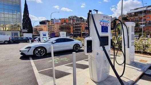 La nuova stazione di ricarica ultraveloce Enel X appena inaugurata a Roma