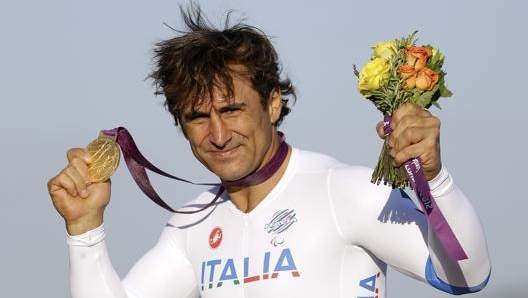 Alex Zanardi, 54 anni, pilota automoblistico e campione di handbike