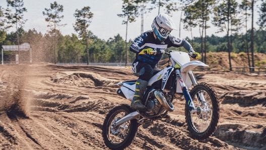 Husqvarna svela la gamma Motocross 2022. In foto la TC 125 2T