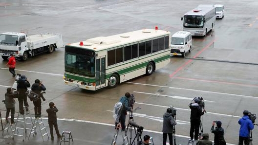 L’arrivo di Michael e Peter Taylor all’aeroporto di Tokyo. Afp