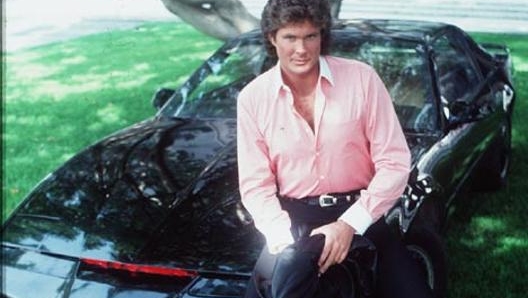 David Hasselhoff con Kitt in una foto di repertorio