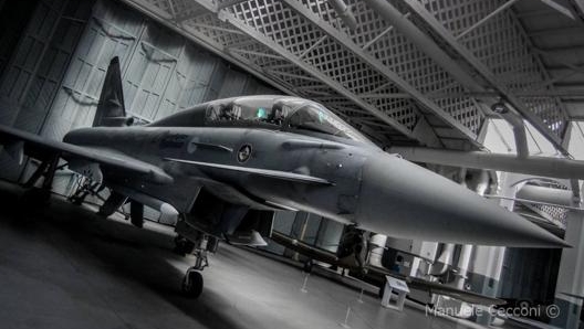 La versione biposto, utilizzata solo per l’addestramento, è denominata TF-2000A dall’Aeronautica Militare. Cecconi