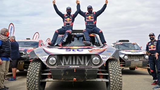 Peterhansel festeggia il successo alla Dakar 2021. Afp