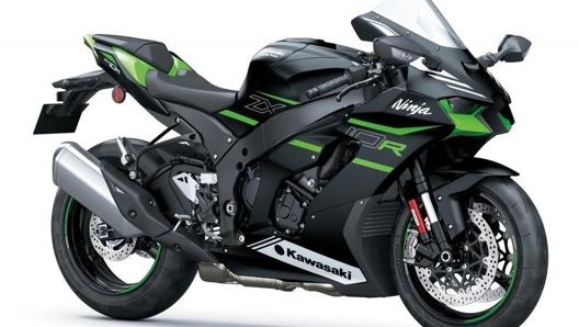 La ZX-10R monta una componentistica meno raffinata, ma costa anche 9mila euro in meno della RR