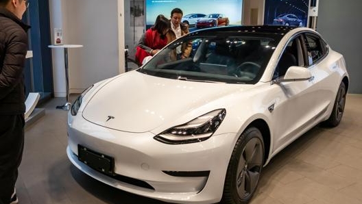 Fermata la produzione in California per la Model 3