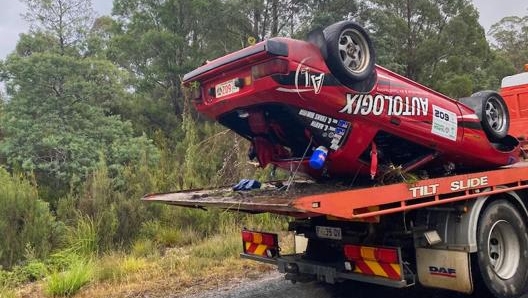 La Mazda RX-7 del 1979 finita cappottata venerdì in un ruscello a bordo strada, portando alla morte il 68enne Shane Navin. Foto ABC News