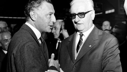 Enzo Ferrari (a destra) sapeva creare auto bellissime, Gianni Agnelli (a sinistra) sapeva dare consigli per renderle speciali