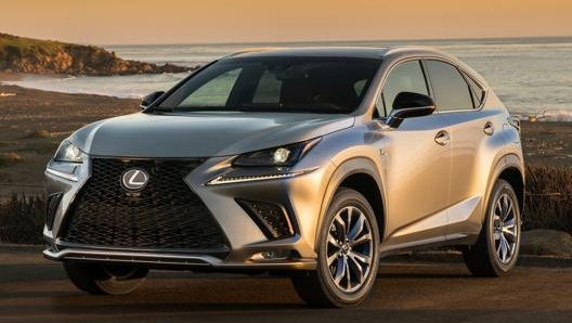 Trequarti anteriore del nuovo Lexus NX Hybrid