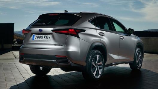 Nuova Lexus Nx Premium con tecnologia Premium hybrid electric