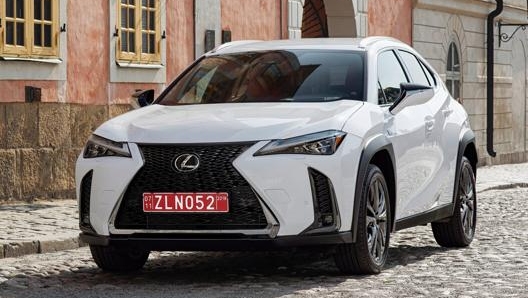 Lexus UX Hybrid in promozione ad aprile