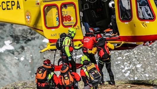 Una squadra del Corpo Nazionale Soccorso Alpino e Speleologico in azione