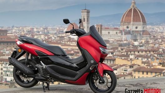 Un piccolo premium: con il 2021 Nmax 125 diventa ancora più raffinato e tecnologico