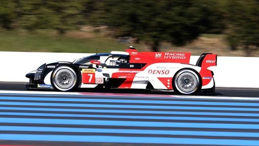 L’hypercar Toyota GR010 Hybrid nel corso dei test pre-stagionali per il Wec 2021