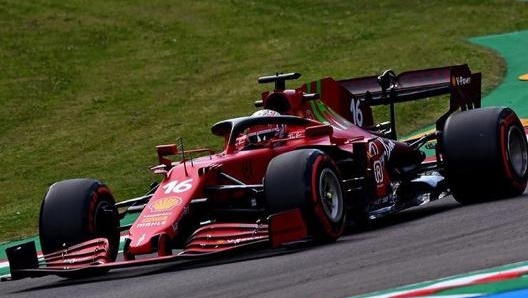 Charles Leclerc sembra aver trovato un buon ritmo a Imola nelle prime prove libere (foto @scuderiaferrari)