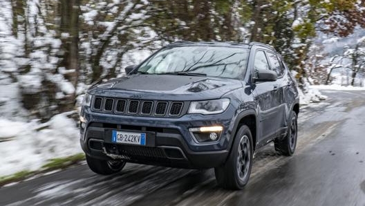 La Jeep Compass 4Xe viene proposta ad un prezzo di partenza di 47.900 euro