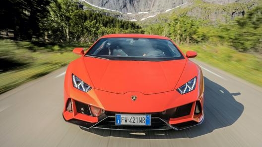 Sulla Lamborghini Huracán Evo model year 2021 debuttano i nuovi servizi connessi, inclusa Amazon Alexa