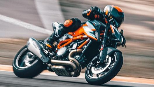 Le prime immagini della 1290 Super Duke RR in azione