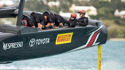 Bermuda 2017: a fianco di Toyota, sponsor storico di Team New Zealand, compare Pirelli sullo scafo e sui timoni