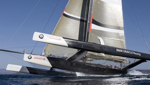 Il trimarano di 27 metri che permise a Bmw Oracle Racing di conquistare l’America’s Cup nel 2010, a Valencia