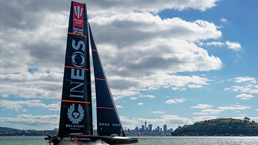 Ineos campeggia sull’AC 75 di Sir Ben Ainslie