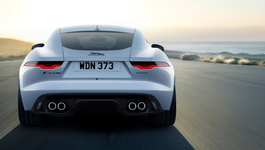 Jaguar F-Type R-Dynamic Black da 300 o 450 Cv