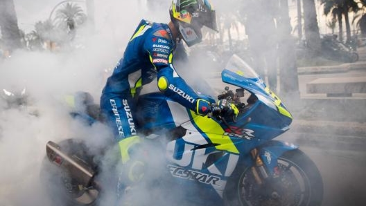 Joan Mir durante i festeggiamenti del titolo iridato a Palma de Mallorca. Afp