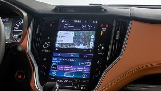 Il touch per l’infotainment a sviluppo verticale di 11,6”