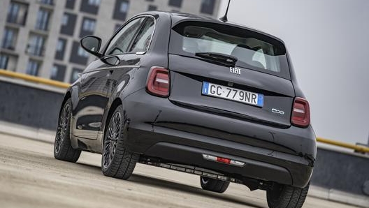 Fiat Nuova 500, stesse proporzioni ma maggiori dimensioni