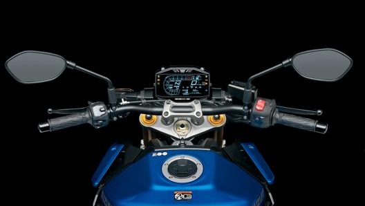 Il manubrio della nuova Suzuki Gsx-S1000 è più largo di 23 mm rispetto al passato