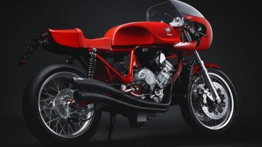 Dalle forme al layout tecnico, tutto richiama le MV Agusta da corsa degli anni Settanta