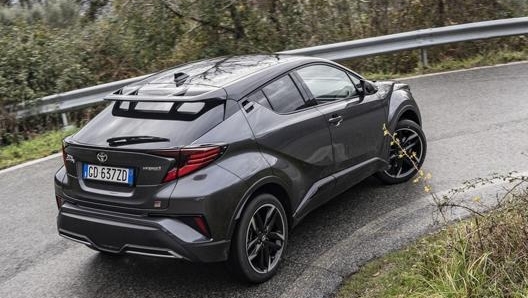 Toyota C-HR GR Sport in azione