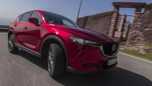 Comfort e guidabilità elevati rendono la Cx-5 una compagna di strada piacevole, grintosa all’occorrenza e sempre molto silenziosa