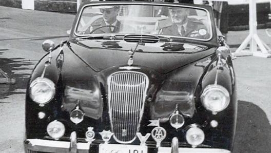 Filippo a bordo della Aston Martin Lagonda degli Anni 50