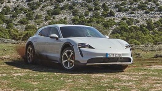 Porsche Taycan Cross Turismo è disponibile nelle versioni 4, 4S, Turbo e Turbo S