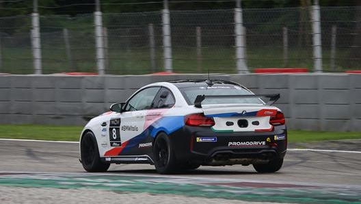 La Bmw M2 numero 8 di Liuzzi-Baroni