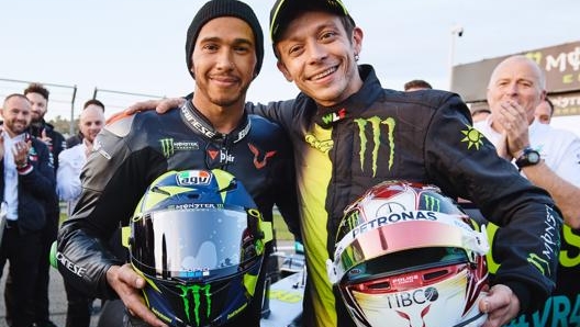 Lewis Hamilton e Valentino Rossi. Getty