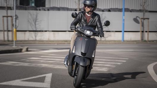 Il Kymco Like 125 Sport su strada