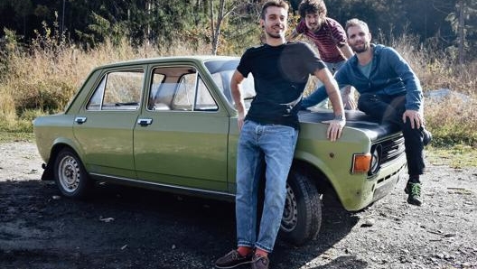 Emanuele Panzeri  Stefano Maddalon , Valerio Carbonara e la Fiat 128 con cui andranno fino ad Ulàn-Udé