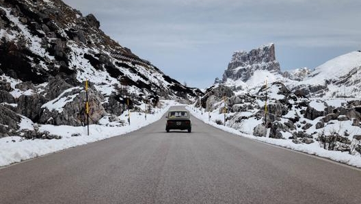 Il primo test con la 128 è stato fatto su e giù per le Dolomiti in un weekend di fine ottobre, ma l’avventura è finita a Bergamo per via della frizione