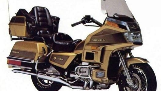 Sempre più ricca: ecco la GL1200 (qui un esemplare del 1987)