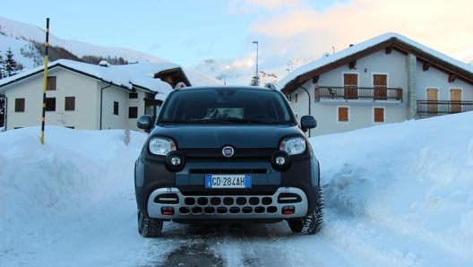 In montagna l’allestimento Cross è di dovere, ma purtroppo il motore Hybrid non è abbinabile alla trazione 4x4