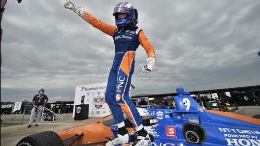 Scott Dixon in occasione dei festeggiamenti del sesto titolo, arrivato nel 2020