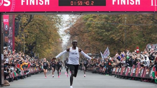 Eliud Kipchoge, 36 anni, a Vienna 2019: 1h5940. Afp