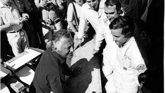 Gianni Agnelli con i piloti Ferrari Regazzoni e Giunti. Rcs quotidiani