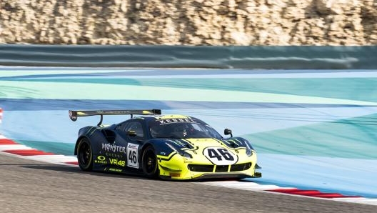 Valentino Rossi in azione sulla Ferrari alla 12 Ore del Bahrain